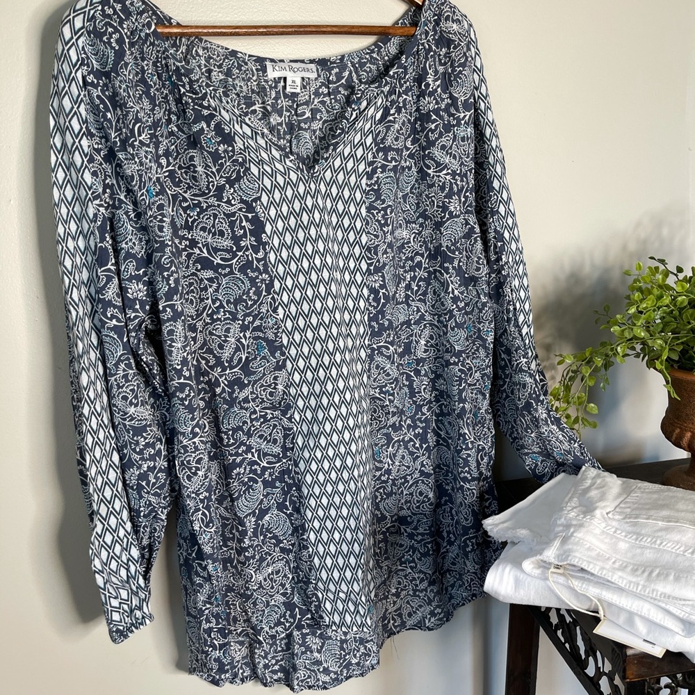 Kim Rogers Blue/white top